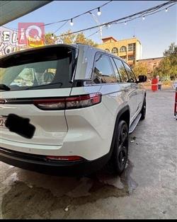 جیپ گراند شیرۆکی